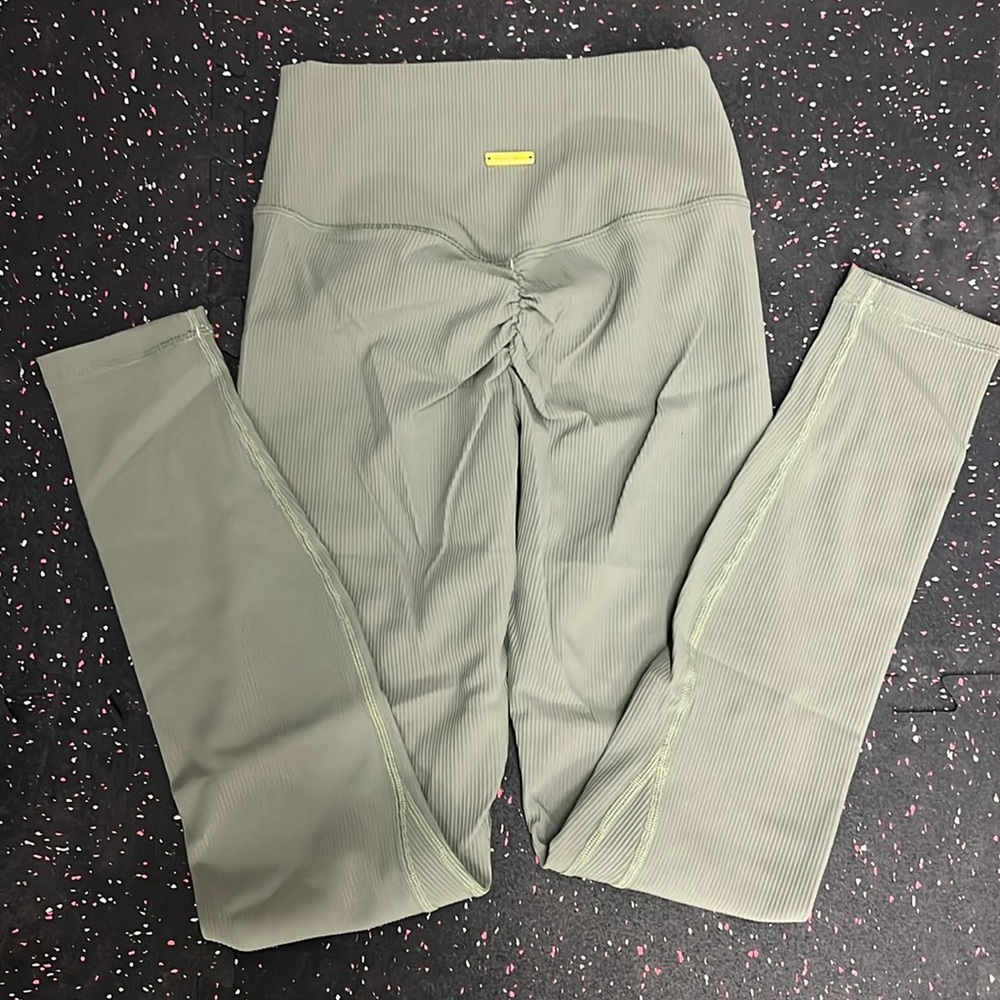 Tilyoucolapse leggings XS